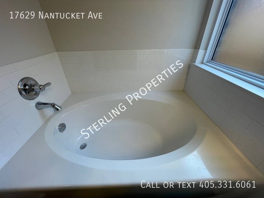 House for rent at 17629 Nantucket Ave, Edmond, OK 73012