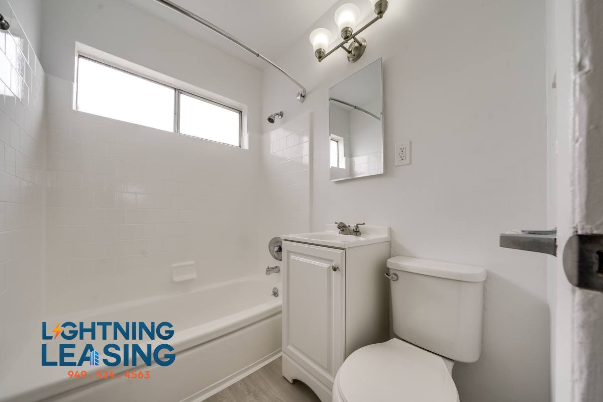 Apartment for rent at 14765 1 2 Delano St #17A, Van Nuys, CA 91411