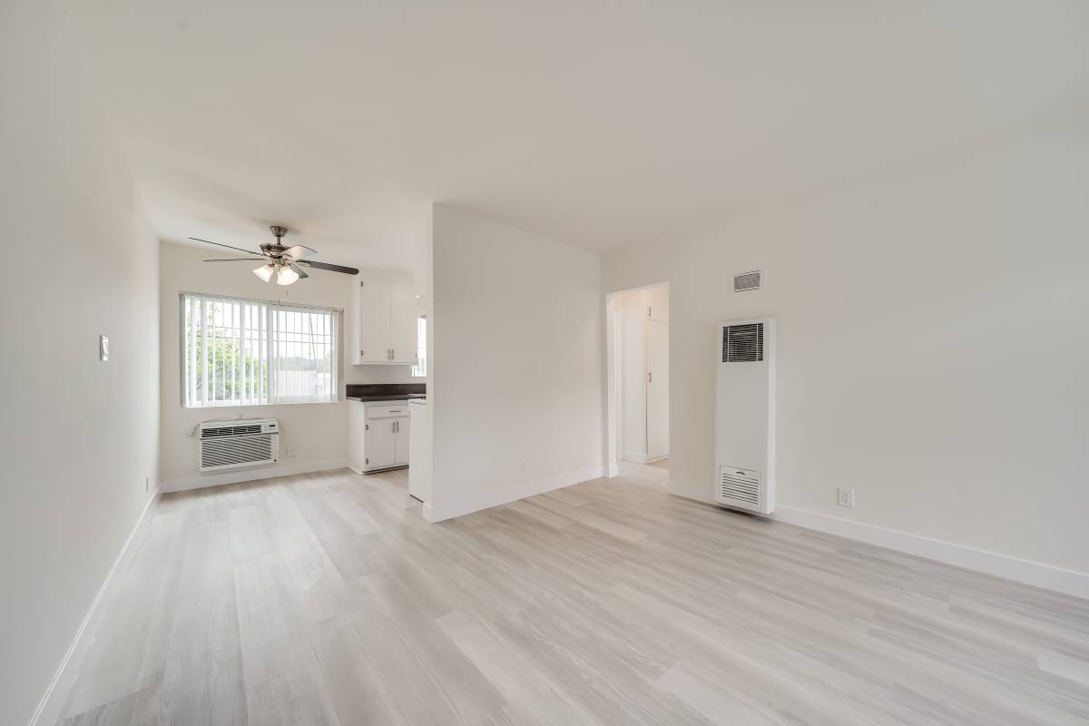 Apartment for rent at 14765 1 2 Delano St #17A, Van Nuys, CA 91411