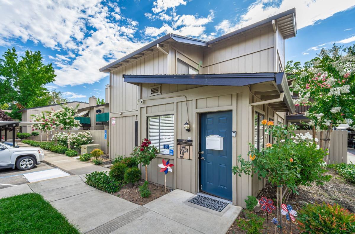 Apartment for rent at 5420 El Camino Ave, Carmichael, CA 95608