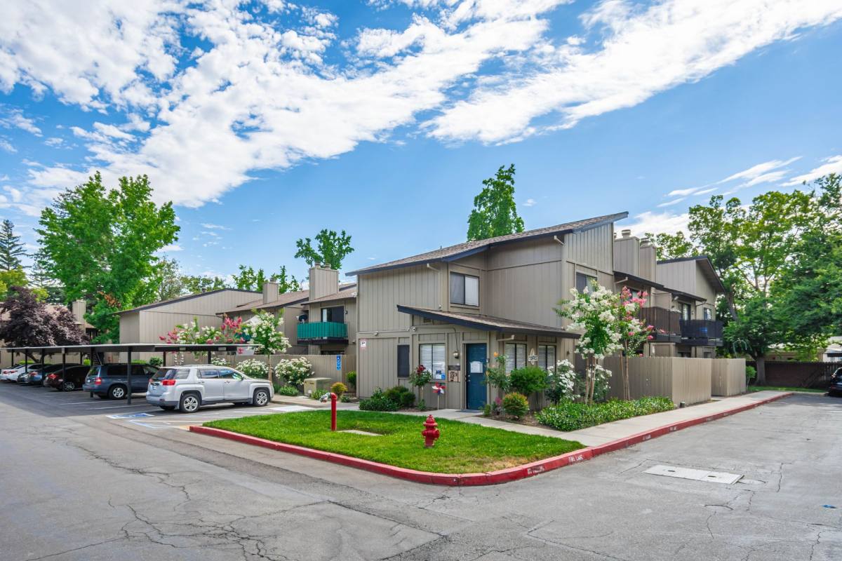 Apartment for rent at 5420 El Camino Ave, Carmichael, CA 95608