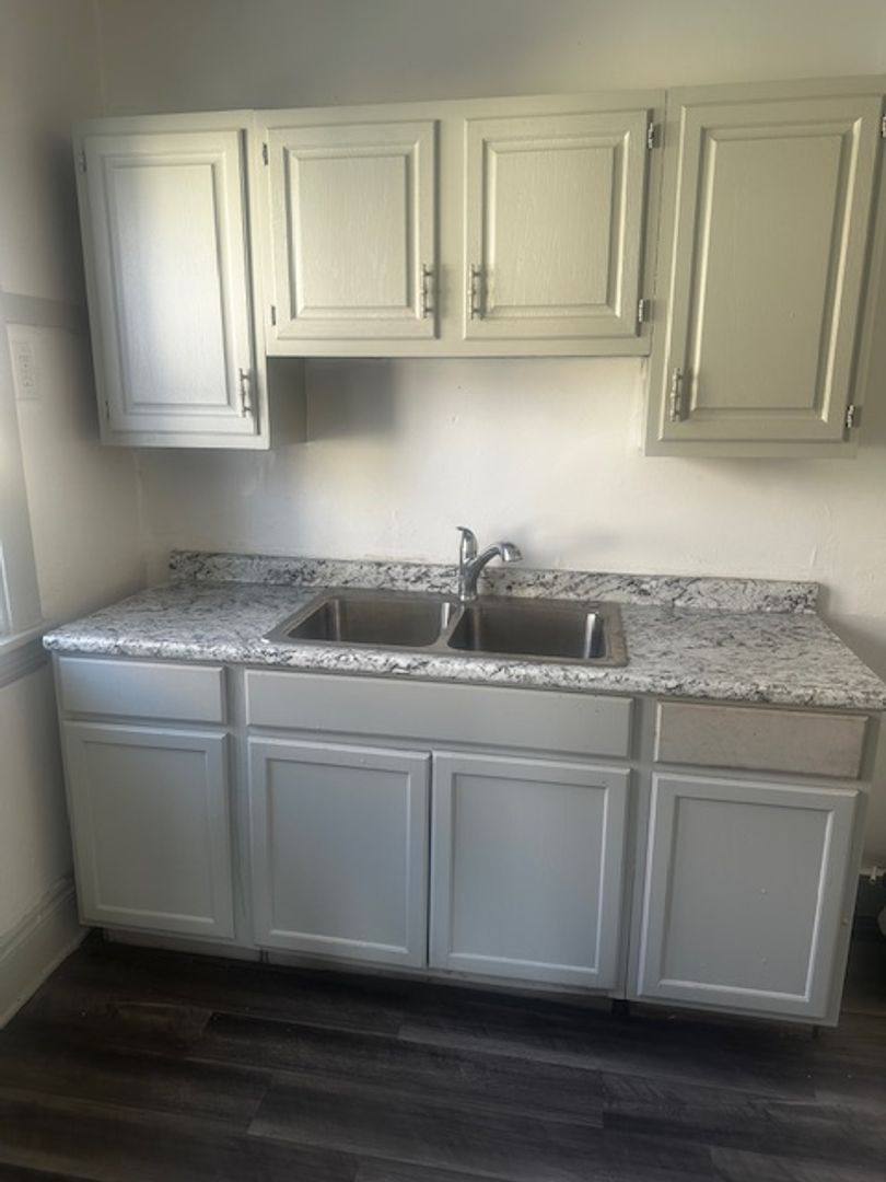 Apartment for rent at 14761 Coit, Cleveland, OH 44110