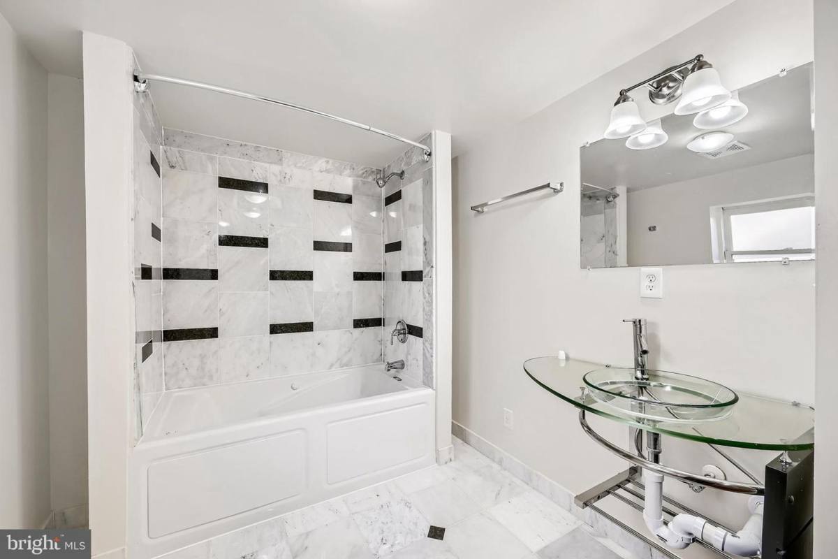 Townhouse for rent at 456 E Federal St, Baltimore, MD 21202