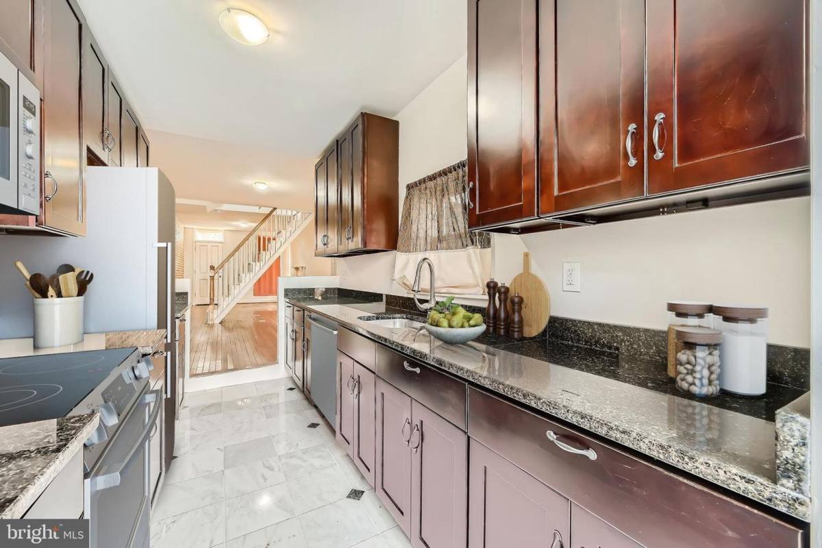 Townhouse for rent at 456 E Federal St, Baltimore, MD 21202