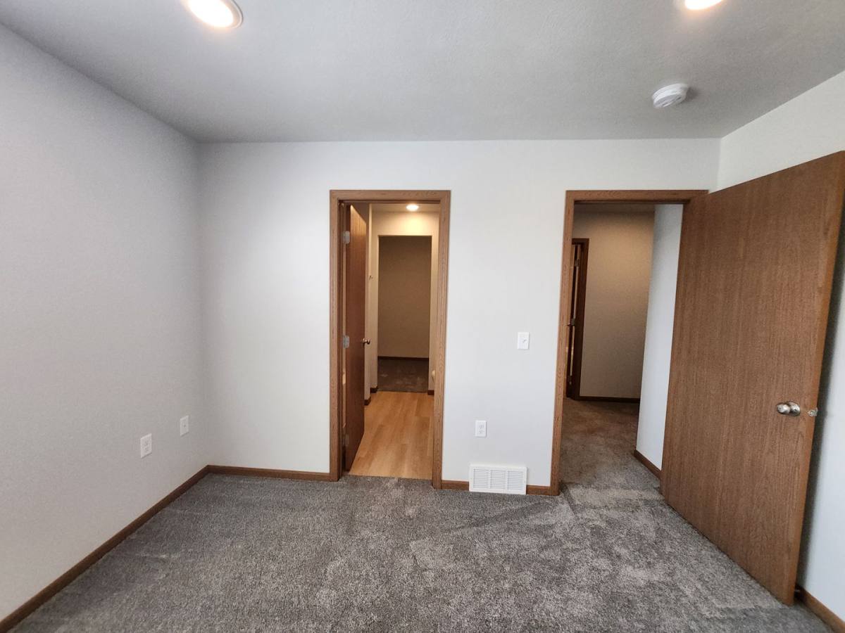Apartment for rent at 5700 Radiant Place, Sioux Falls, SD 57110