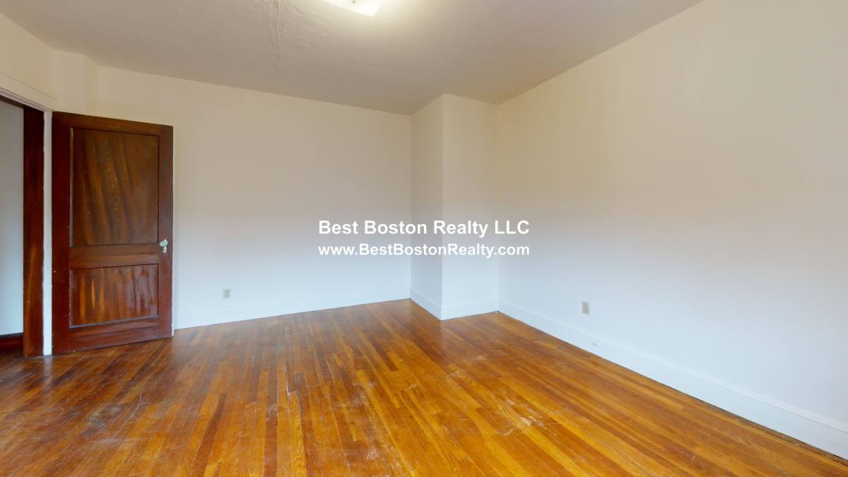 Apartment for rent at 22 W Wyoming #26, Melrose, MA 02176