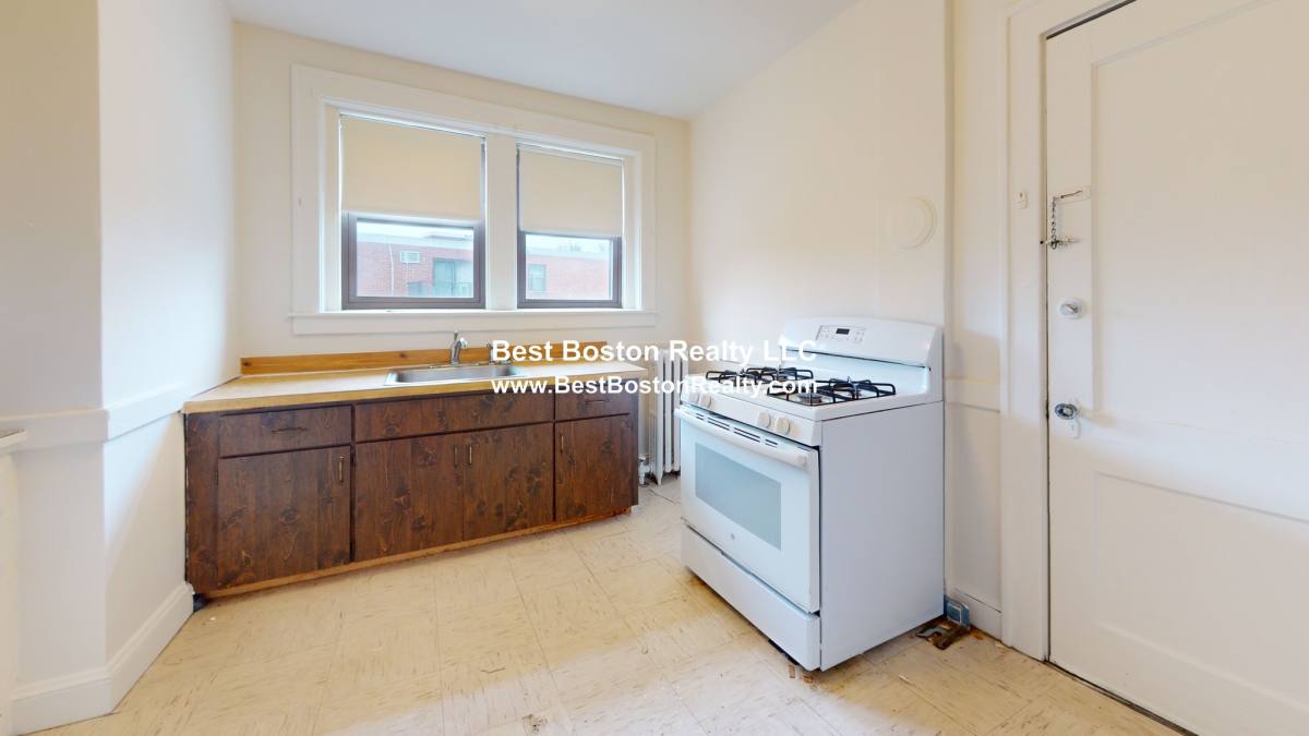 Apartment for rent at 22 W Wyoming #26, Melrose, MA 02176
