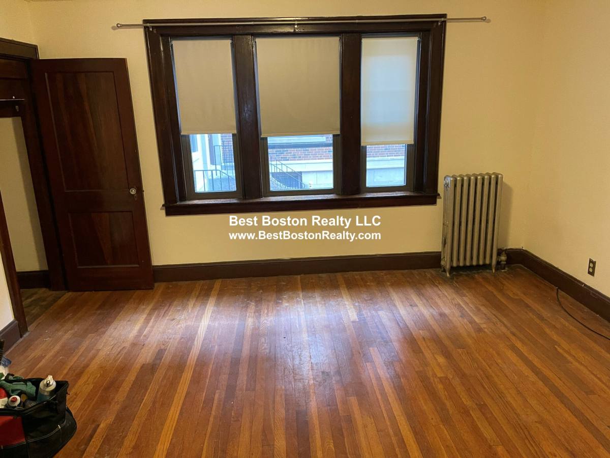 Apartment for rent at 22 W Wyoming #26, Melrose, MA 02176