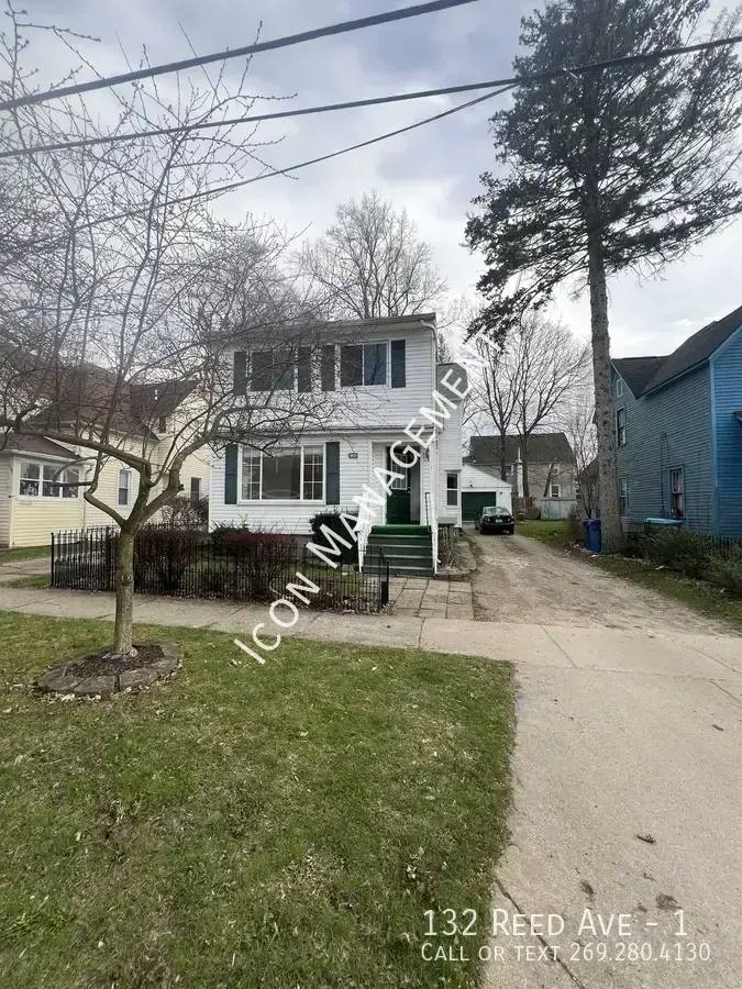 Apartment for rent at 132 Reed Ave #1, Kalamazoo, MI 49001