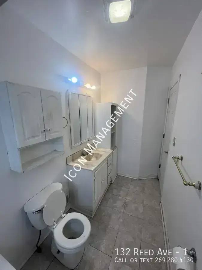 Apartment for rent at 132 Reed Ave #1, Kalamazoo, MI 49001