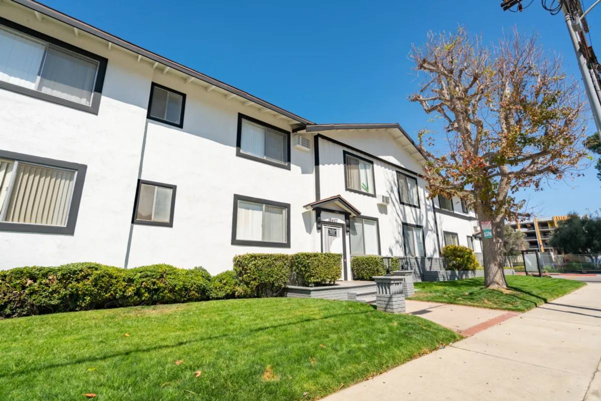 Apartment for rent at 18407 Dearborn St, Northridge, CA 91325