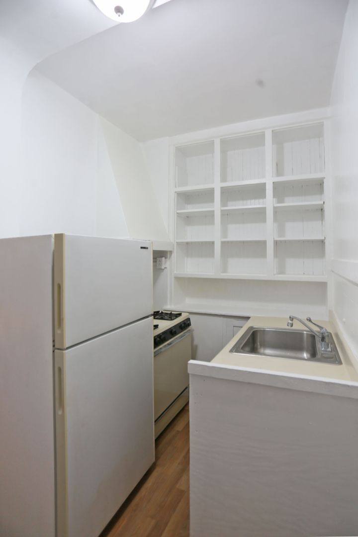 Apartment for rent at 1235 Bush St, San Francisco, CA 94109