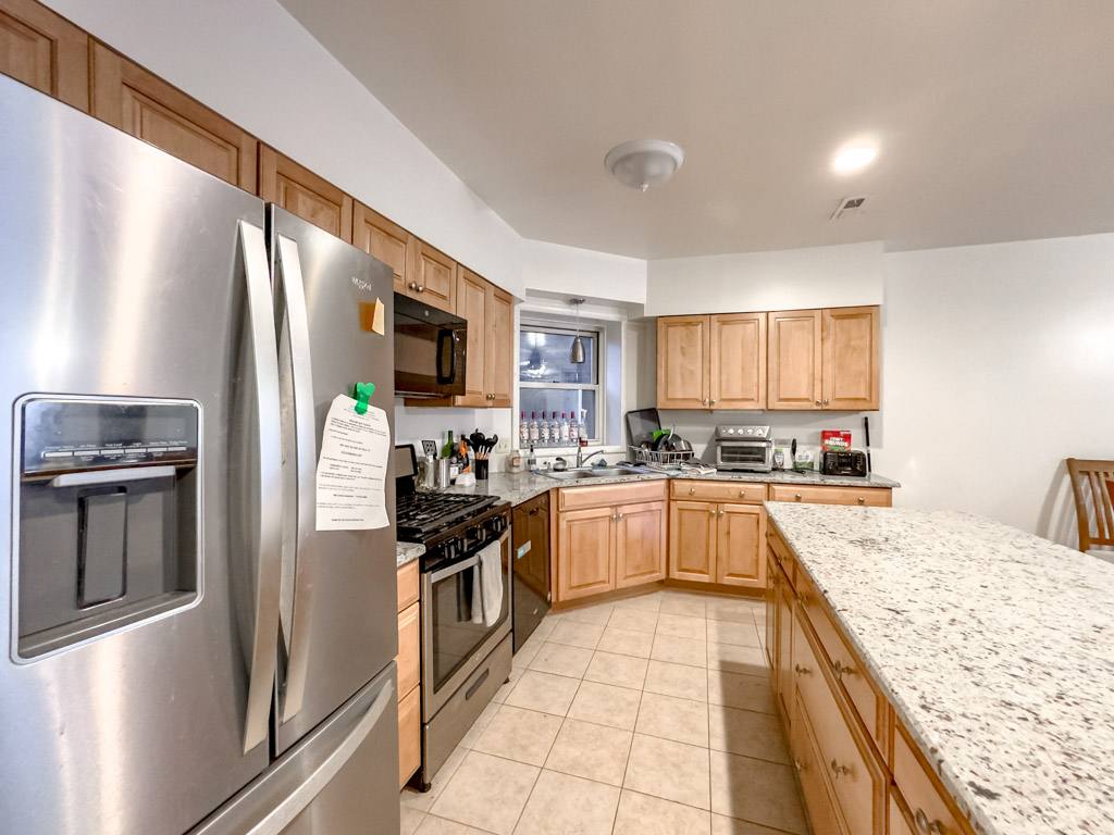 Apartment for rent at 6711 Sheridan #S3, Chicago, IL 60626