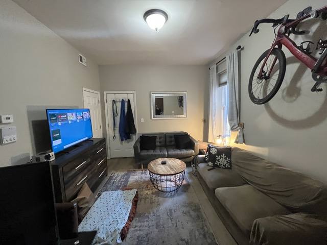 Apartment for rent at 2039 N Honore St #2R, Chicago, IL 60614