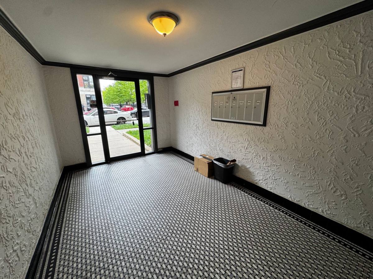 Apartment for rent at 2200-04 N Avers Ave 3834-40 W Palmer St, Chicago, IL 60625