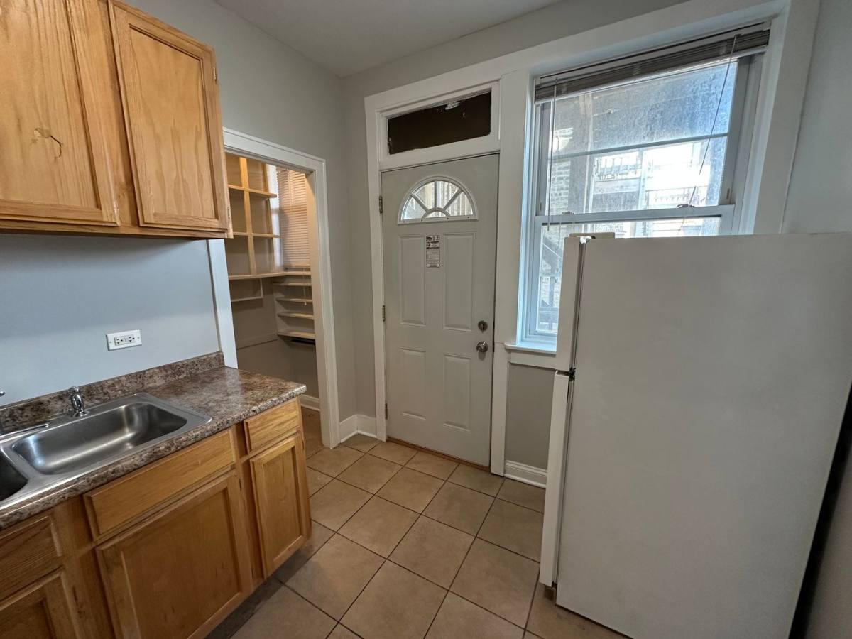Apartment for rent at 2200-04 N Avers Ave 3834-40 W Palmer St, Chicago, IL 60625