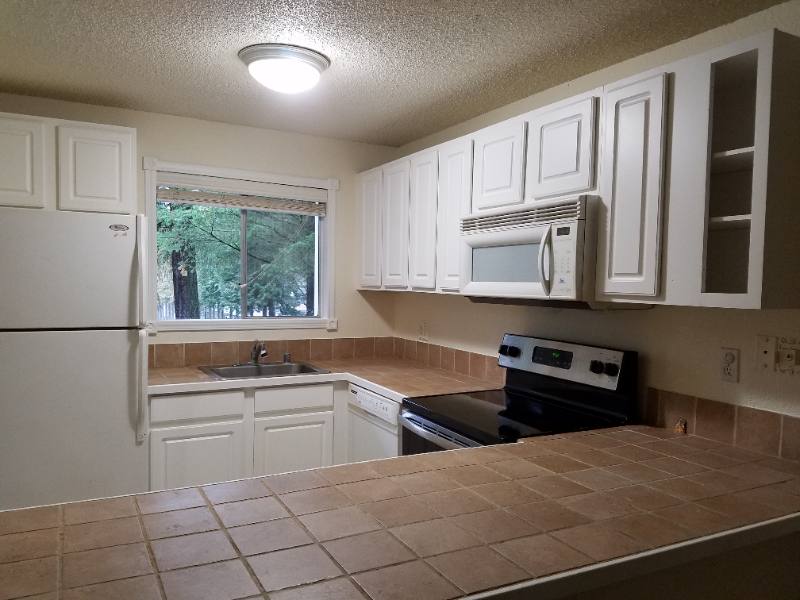 Condo for rent at 14527 NE 40th St #G101, Bellevue, WA 98007