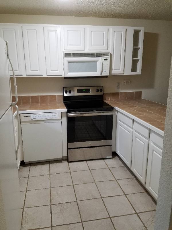 Condo for rent at 14527 NE 40th St #G101, Bellevue, WA 98007