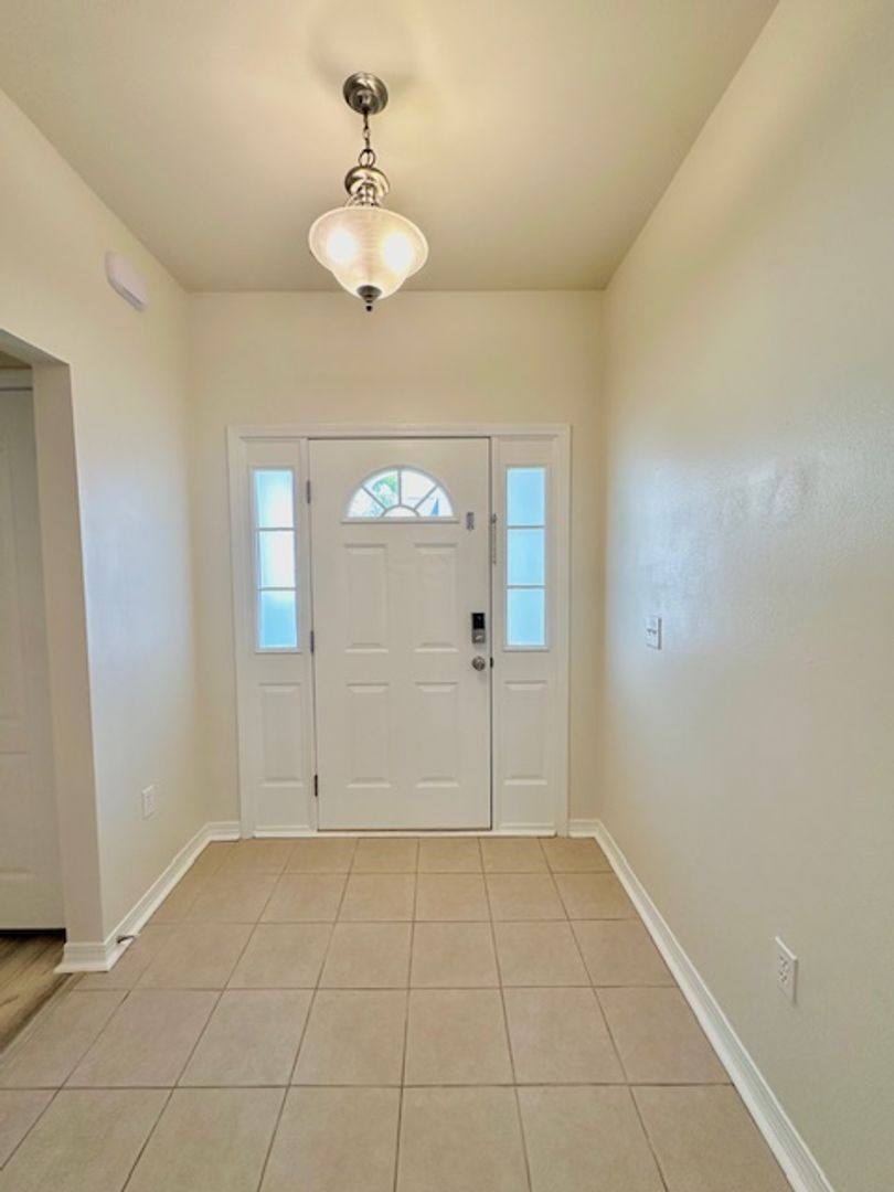 House for rent at 609 Prairie St, Crestview, FL 32536