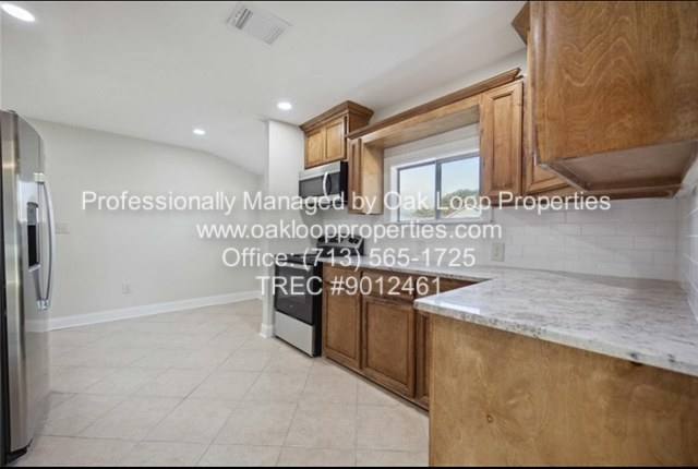 House for rent at 220 Armstrong St, Houston, TX 77029