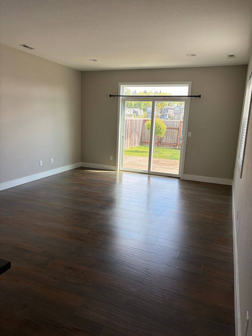 House for rent at 332 E Wayno Way, Newberg, OR 97132