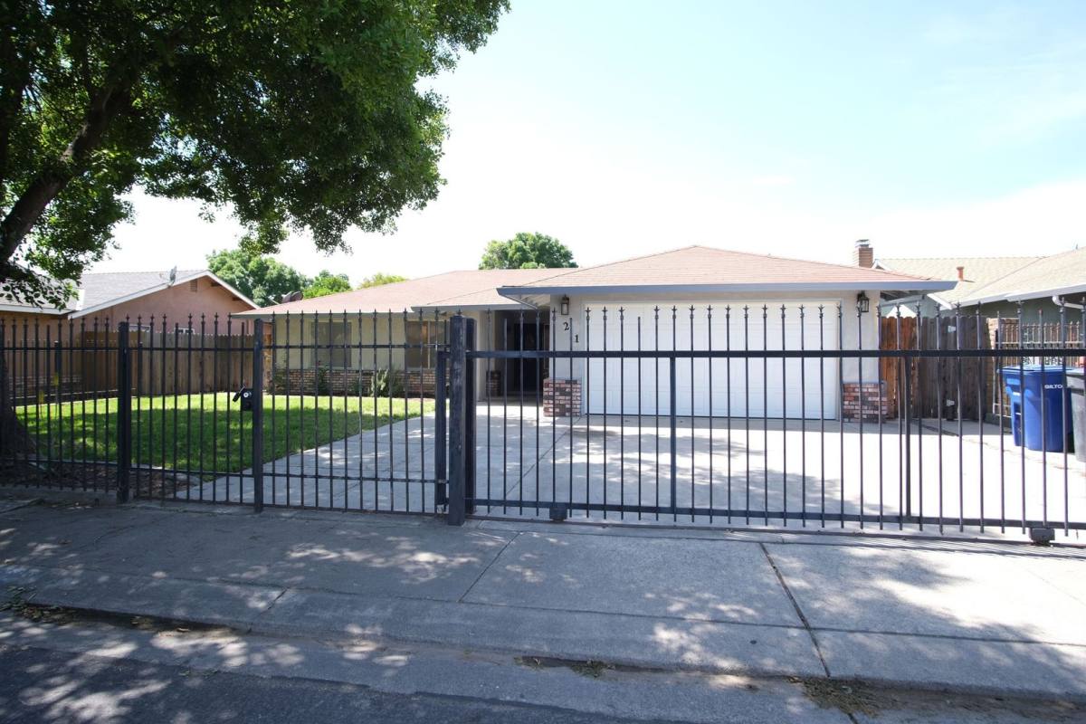 House for rent at 121 Eula Dr, Modesto, CA 95354