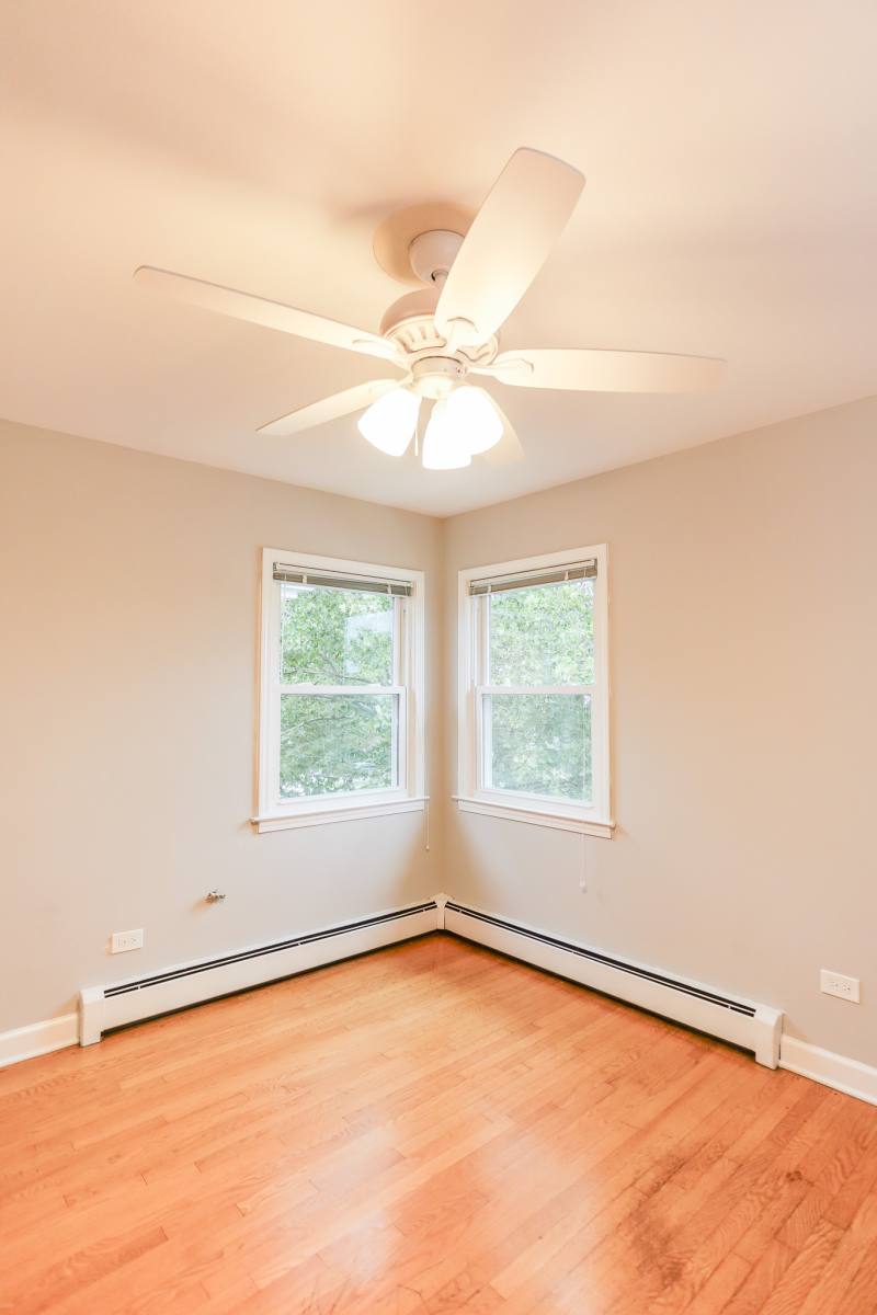 Apartment for rent at 8614 W Berwyn #2S, Chicago, IL 60656