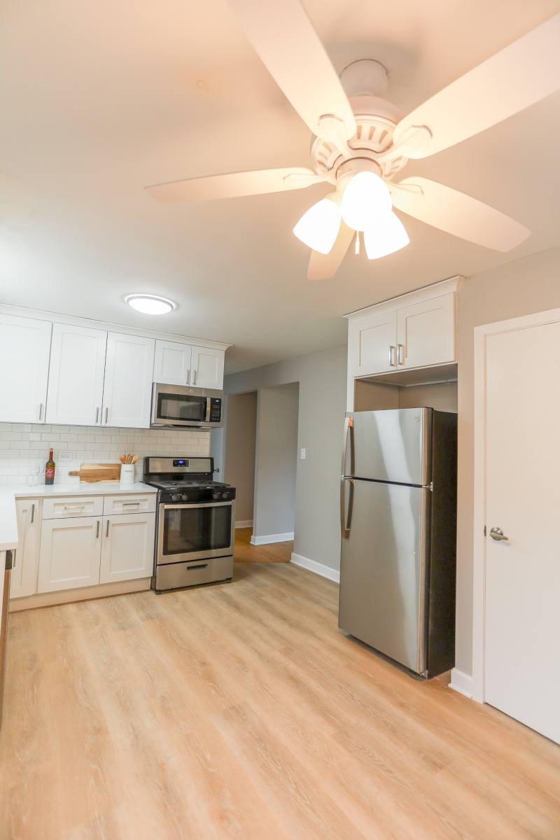 Apartment for rent at 8614 W Berwyn #2S, Chicago, IL 60656