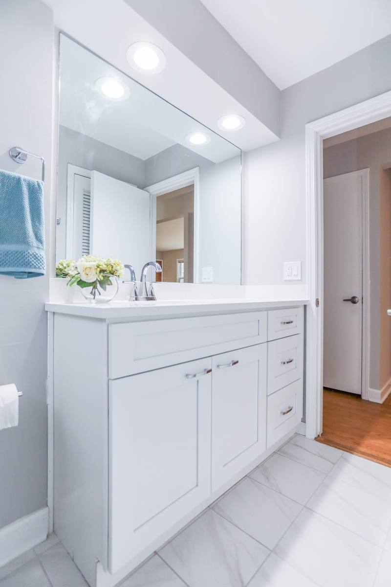 Apartment for rent at 8614 W Berwyn #2S, Chicago, IL 60656