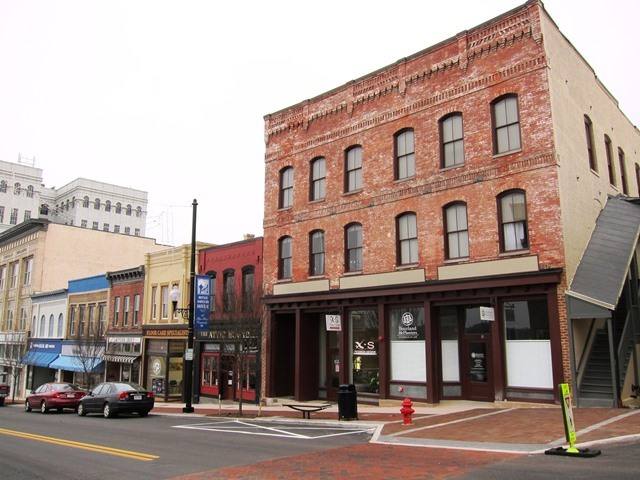 Apartment for rent at 533 Main St, Danville, VA 24541