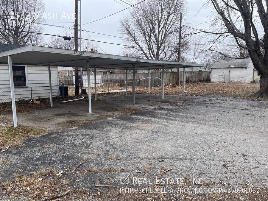House for rent at 1532 S Ash Ave, Independence, MO 64052