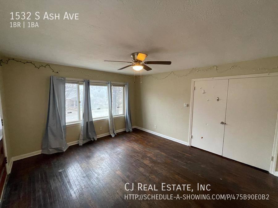 House for rent at 1532 S Ash Ave, Independence, MO 64052