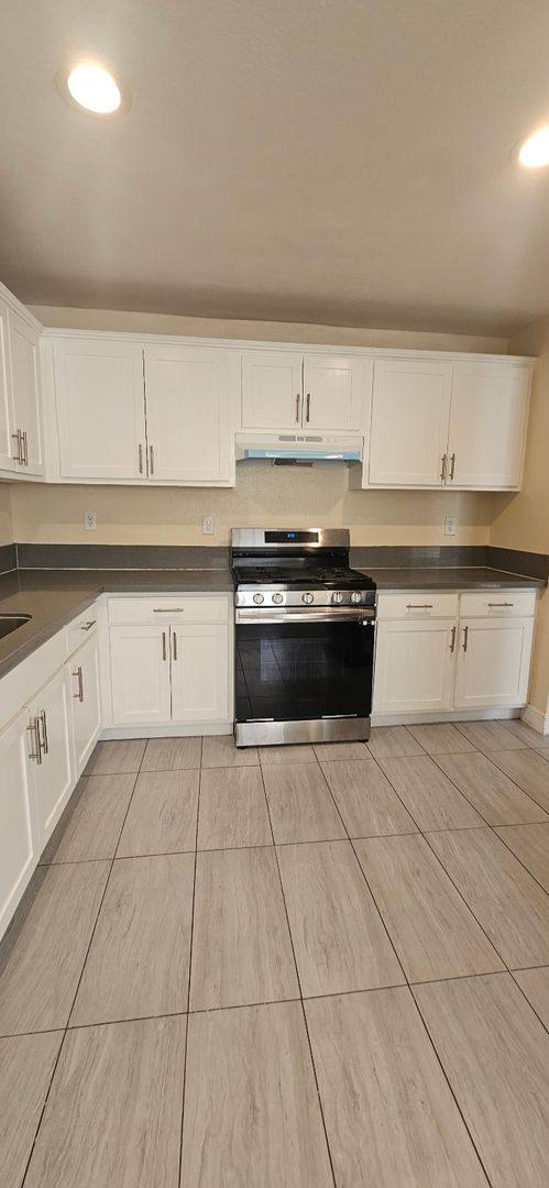 Apartment for rent at 1631 E 85th St, Los Angeles, CA 90001
