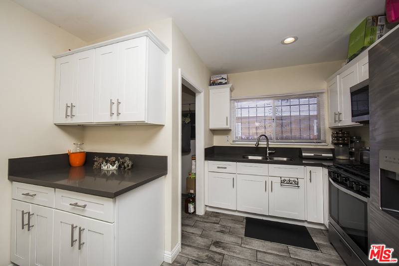 Townhouse for rent at 921 W 83rd St, Los Angeles, CA 90044