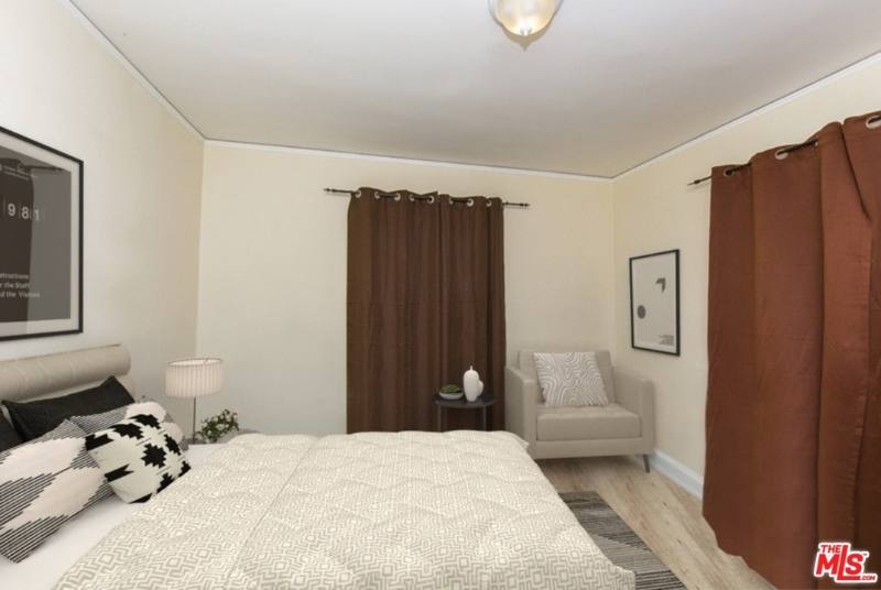 Townhouse for rent at 921 W 83rd St, Los Angeles, CA 90044