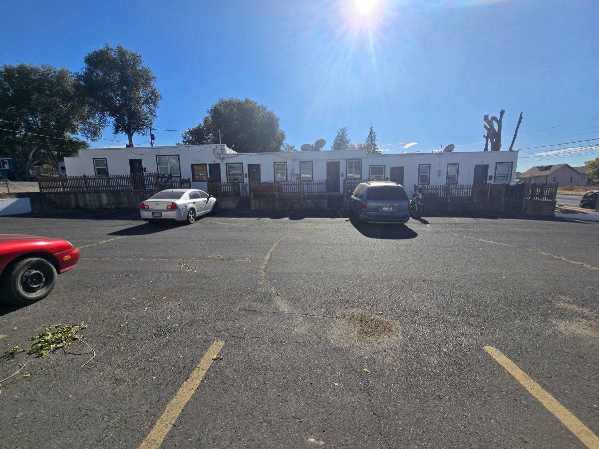 Apartment for rent at 1029 S Division St, Moses Lake, WA 98837