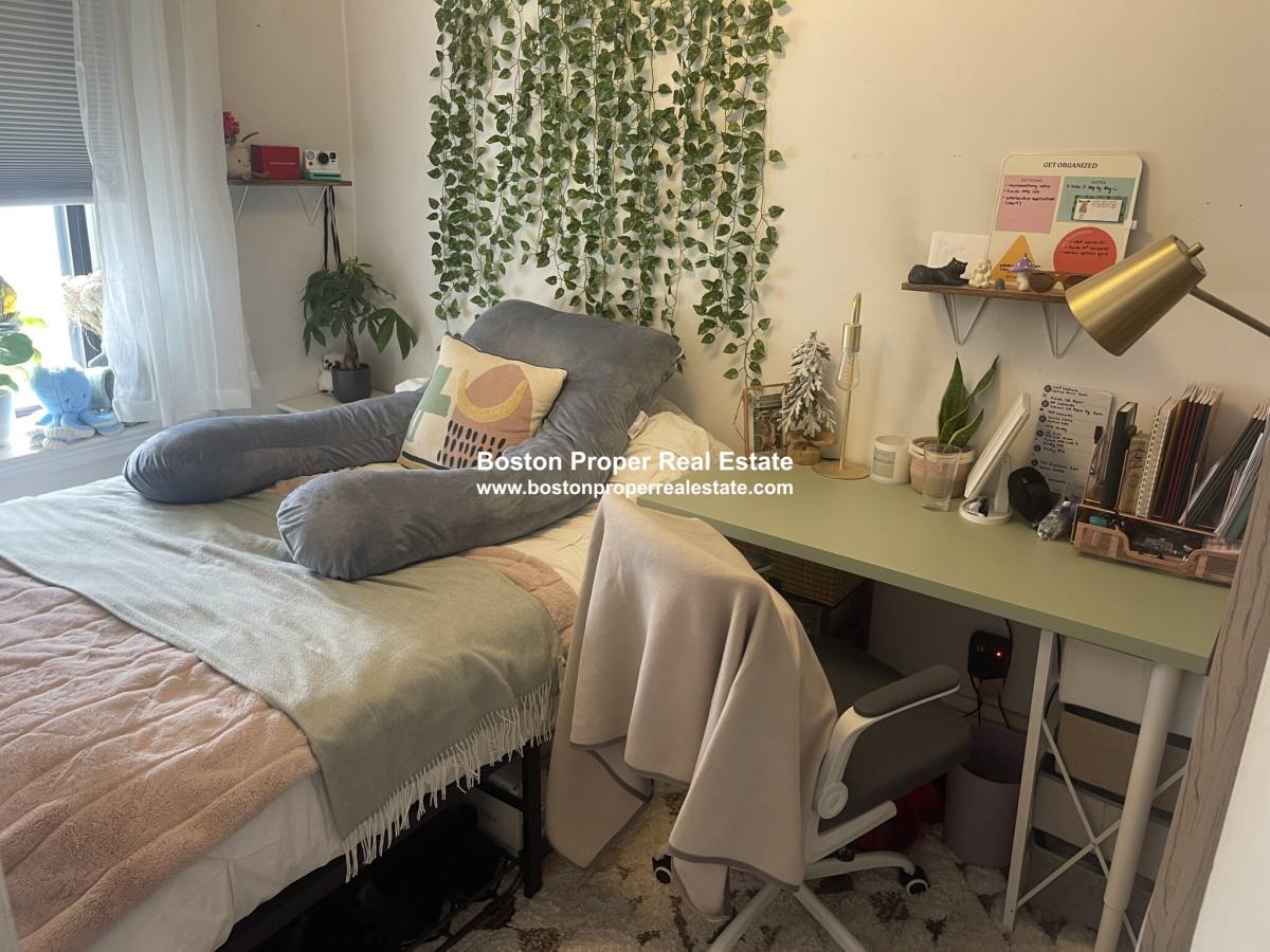Apartment for rent at 379 Marlborough St #5, Boston, MA 02115