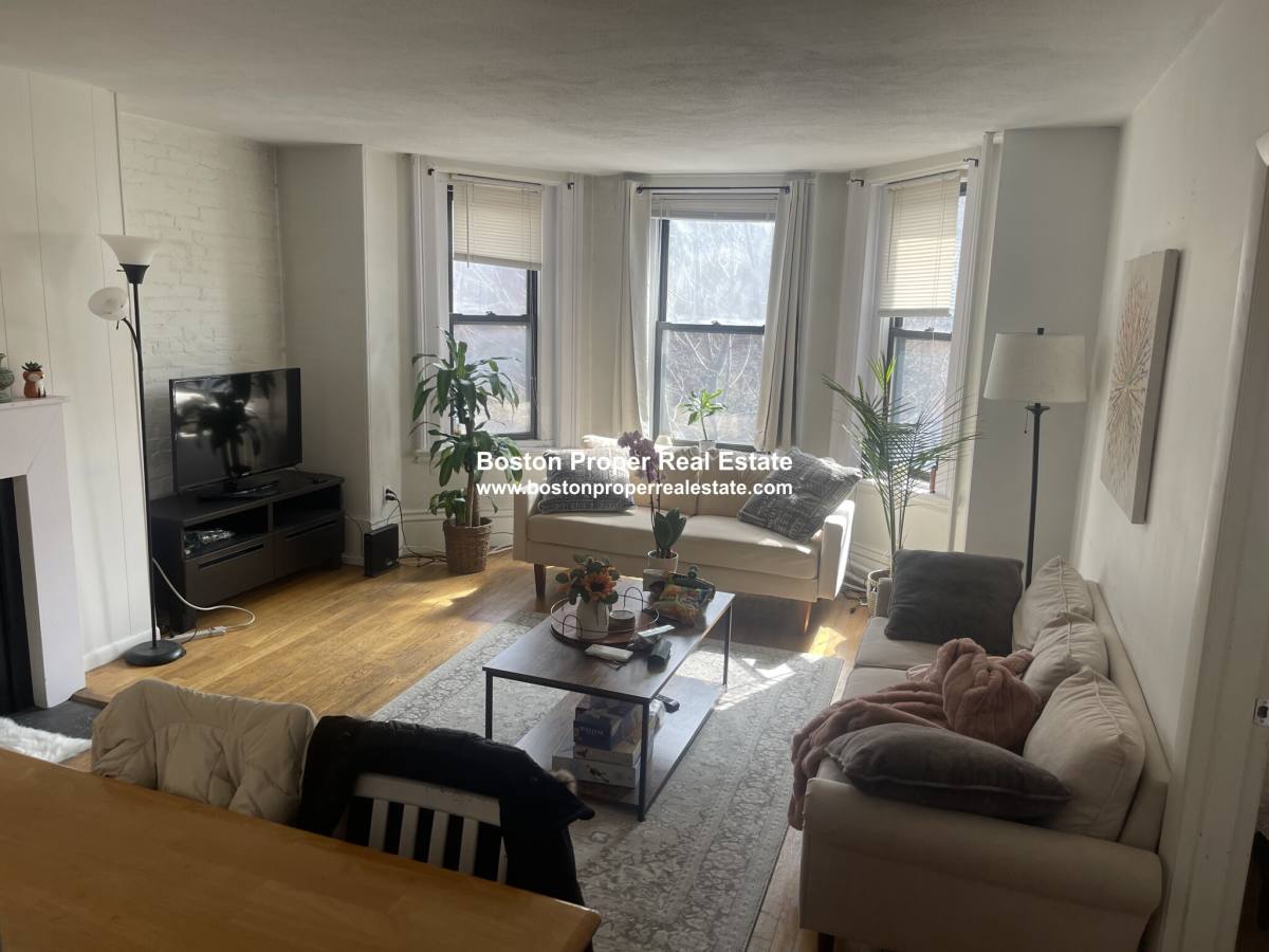 Apartment for rent at 379 Marlborough St #5, Boston, MA 02115