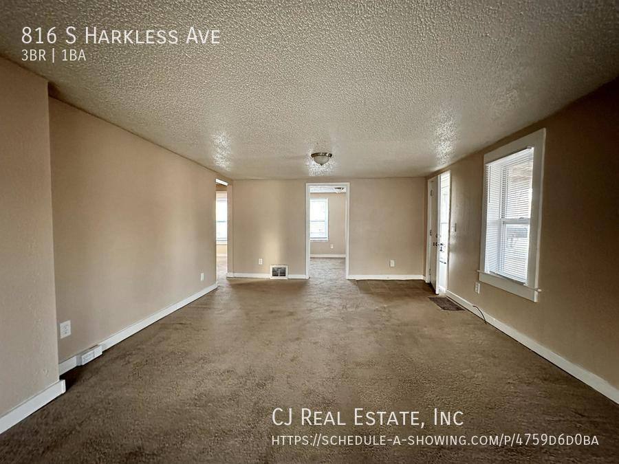 House for rent at 816 S Harkless Ave, Independence, MO 64050