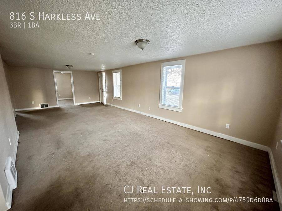 House for rent at 816 S Harkless Ave, Independence, MO 64050