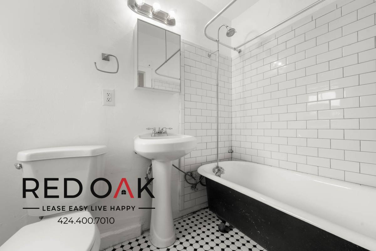 Condo for rent at 1110 S Lake St #107, Los Angeles, CA 90006