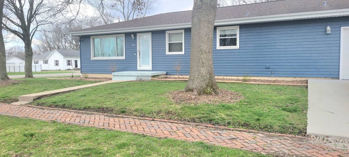 101 N Miller St, Macon, IL 62544