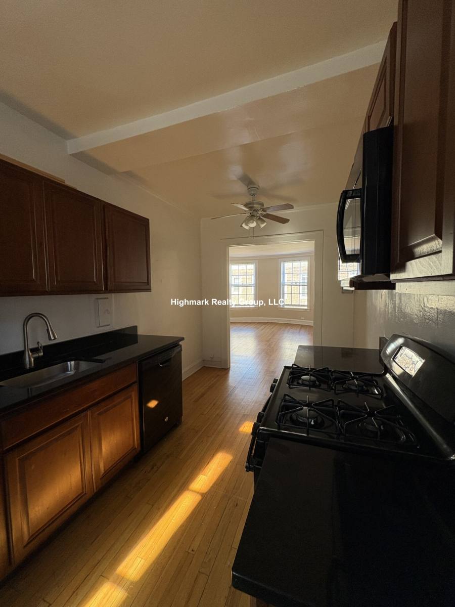 Apartment for rent at 907 Elmwood Ave #F3, Evanston, IL 60202