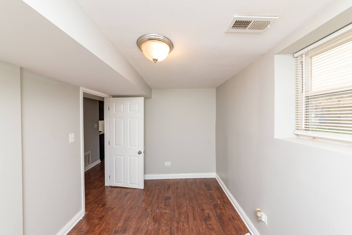 Apartment for rent at 5344 W Eddy St #G, Chicago, IL 60641