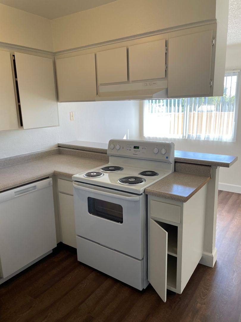 Apartment for rent at 3042 E Dayton, Fresno, CA 93726
