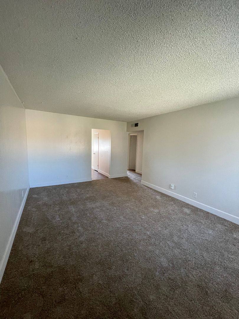 Apartment for rent at 3042 E Dayton, Fresno, CA 93726