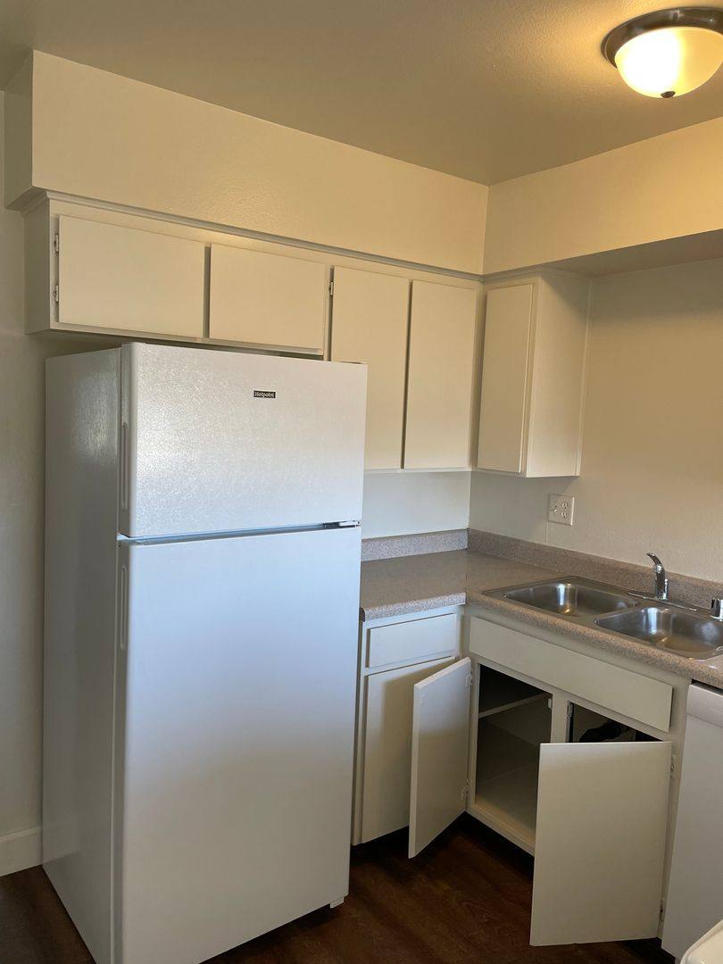Apartment for rent at 3042 E Dayton, Fresno, CA 93726