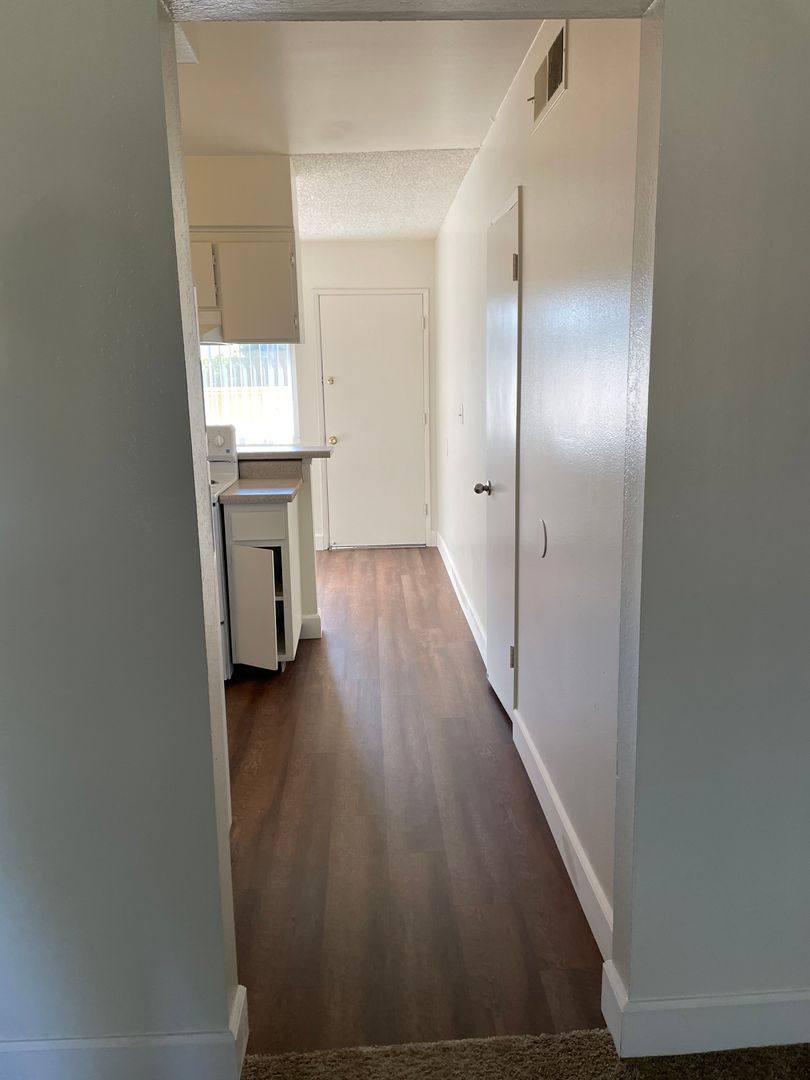 Apartment for rent at 3042 E Dayton, Fresno, CA 93726
