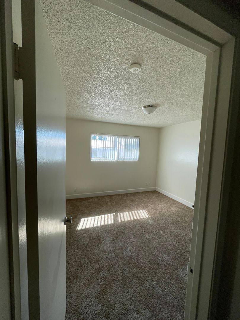 Apartment for rent at 3042 E Dayton, Fresno, CA 93726