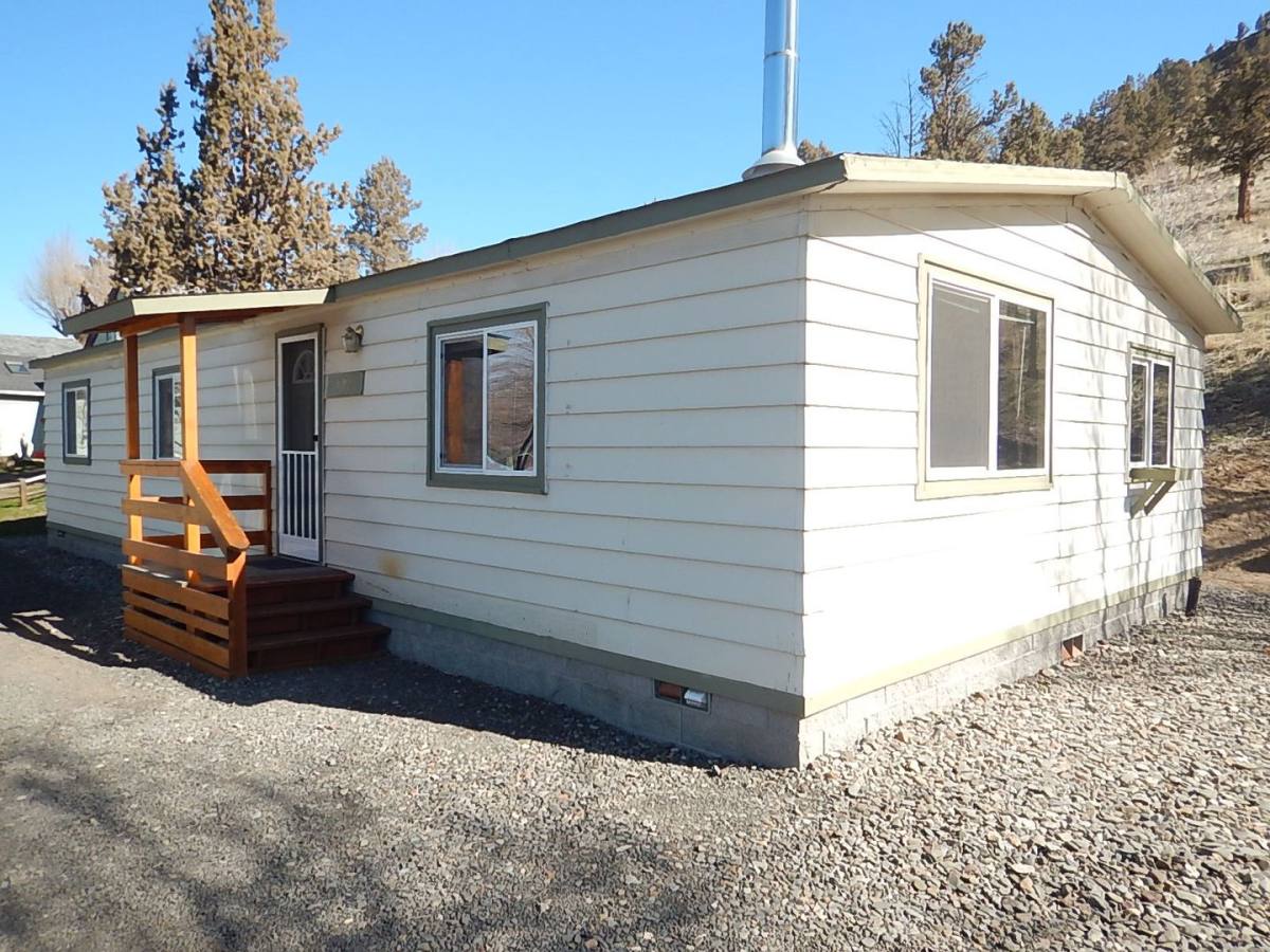 House for rent at 994 SE Willowdale Dr, Prineville, OR 97754